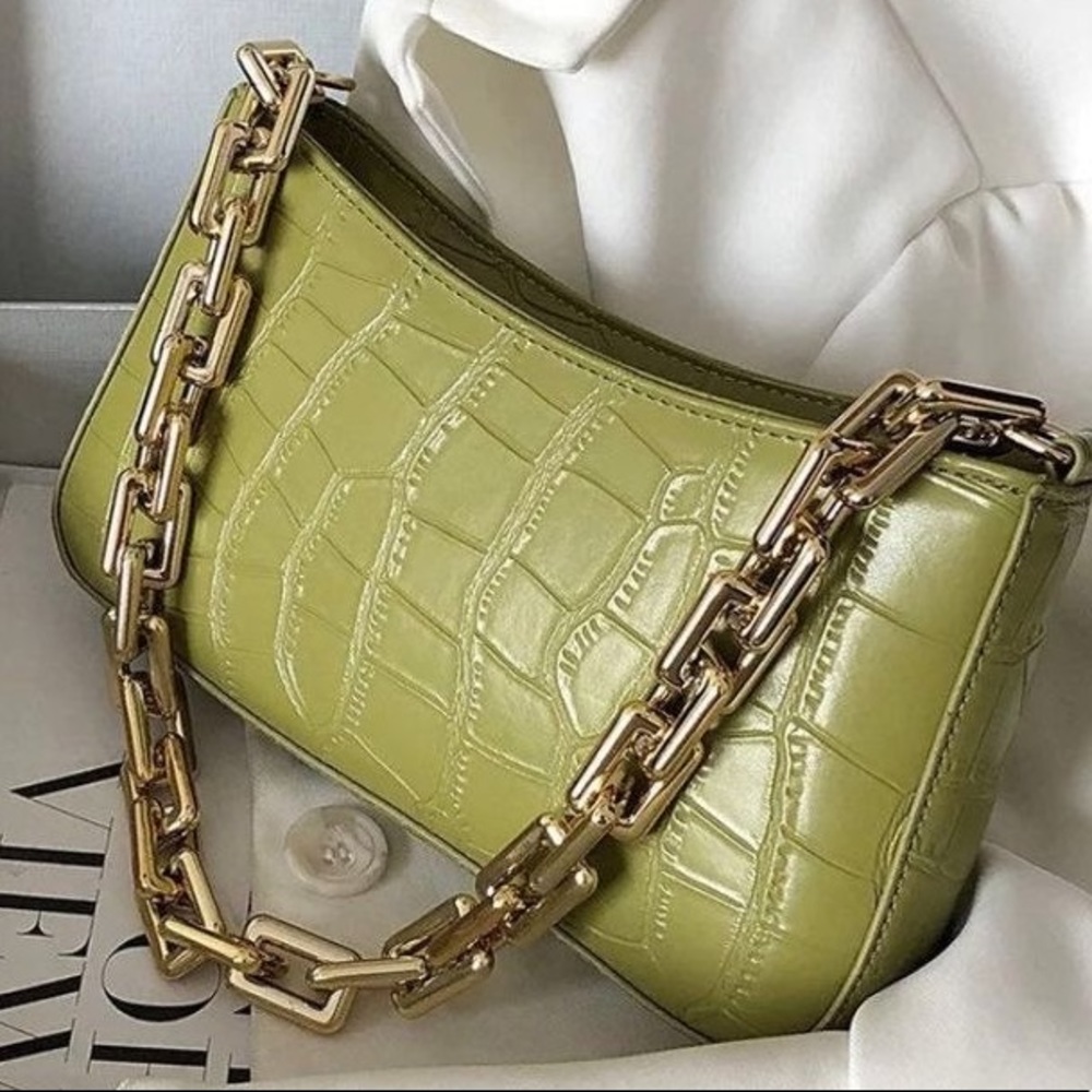 NWT green shoulder bag with gold straps - Picture 4 of 10